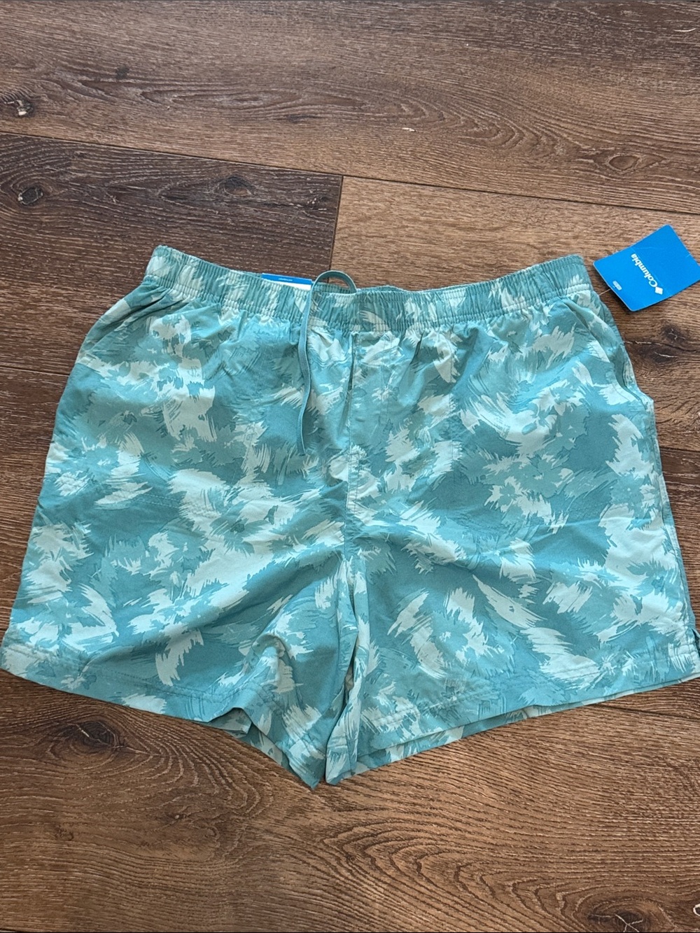 Columbia swim trunks large NWT